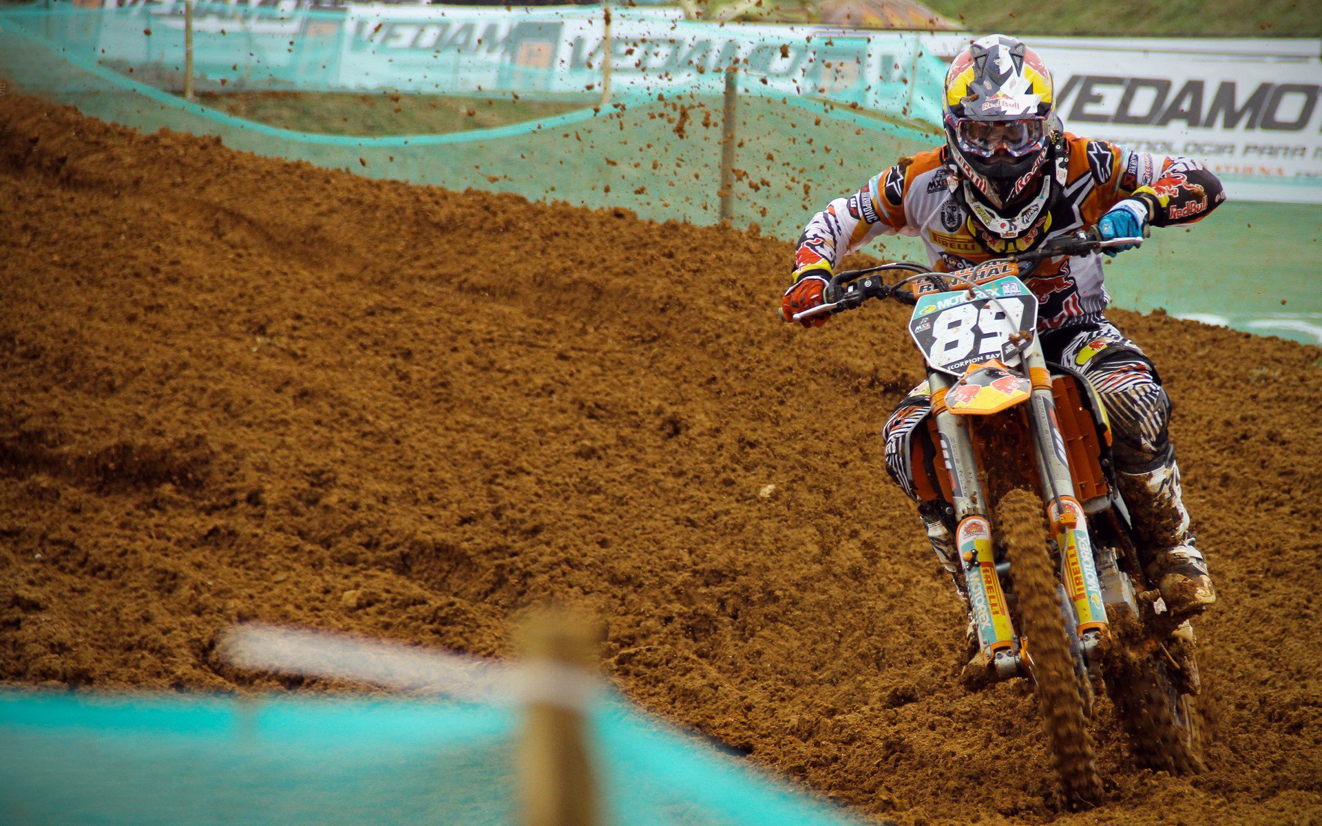 雷军讲述玄戒芯片与造车项目背后的坚持与突破